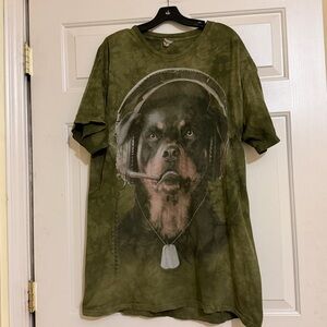 The Mountain DJ Sarge Dog Graphic Tee Olive Green Rottweiler Print T-Shirt XL